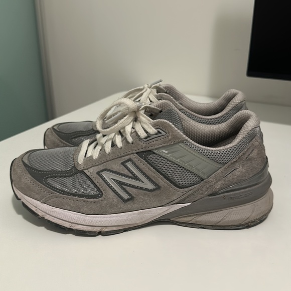 NEW BALANCE 990 V - GREY - SIZE 8 - Picture 3 of 5